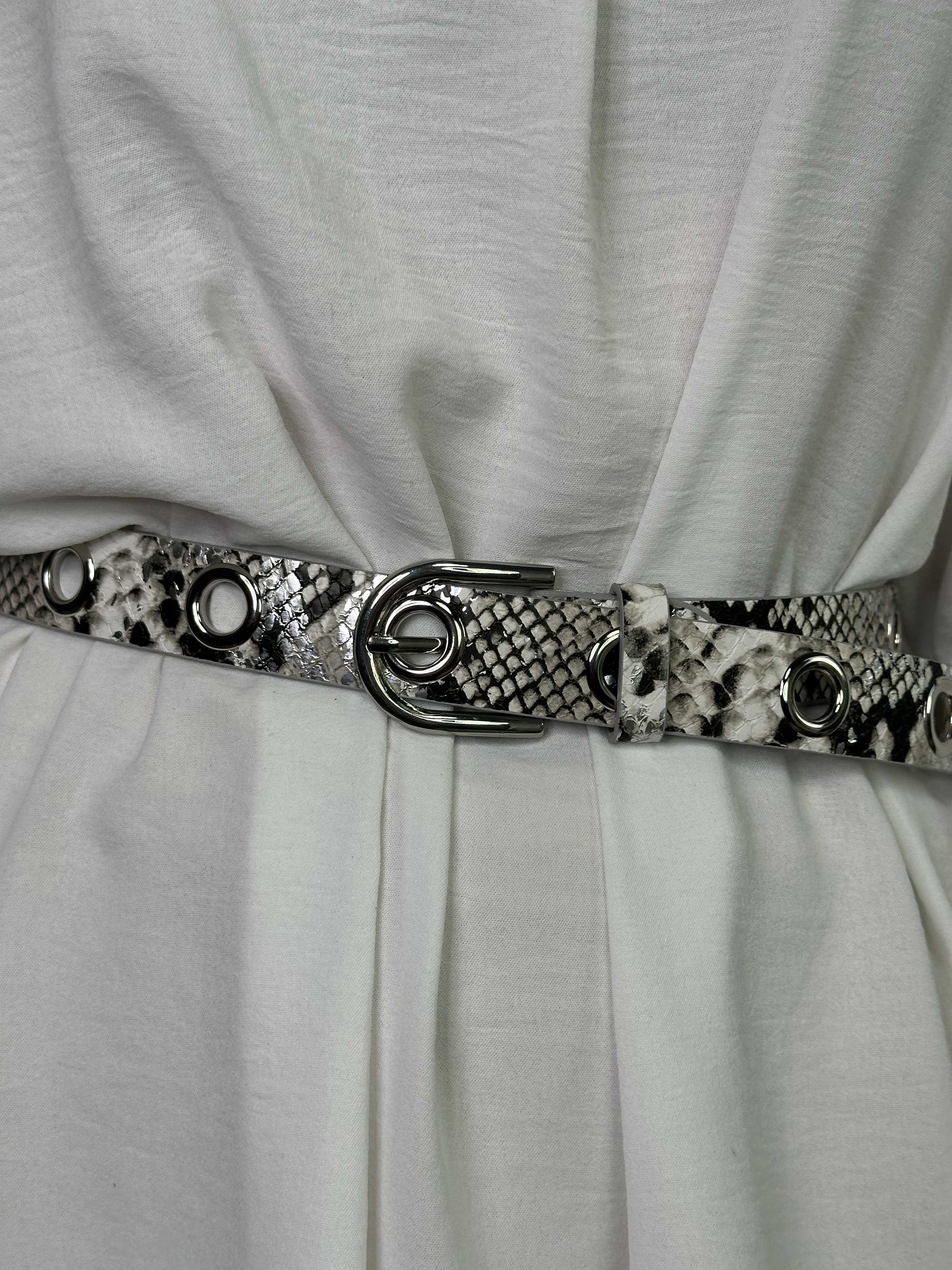 Kourtney - Bælte i dyreprint detaljeret med metalringe